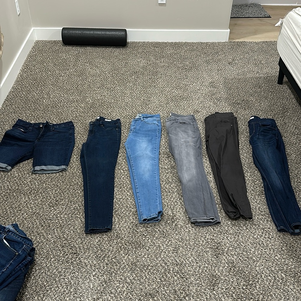 Size 10’s selling as a bundle. Selling all together.